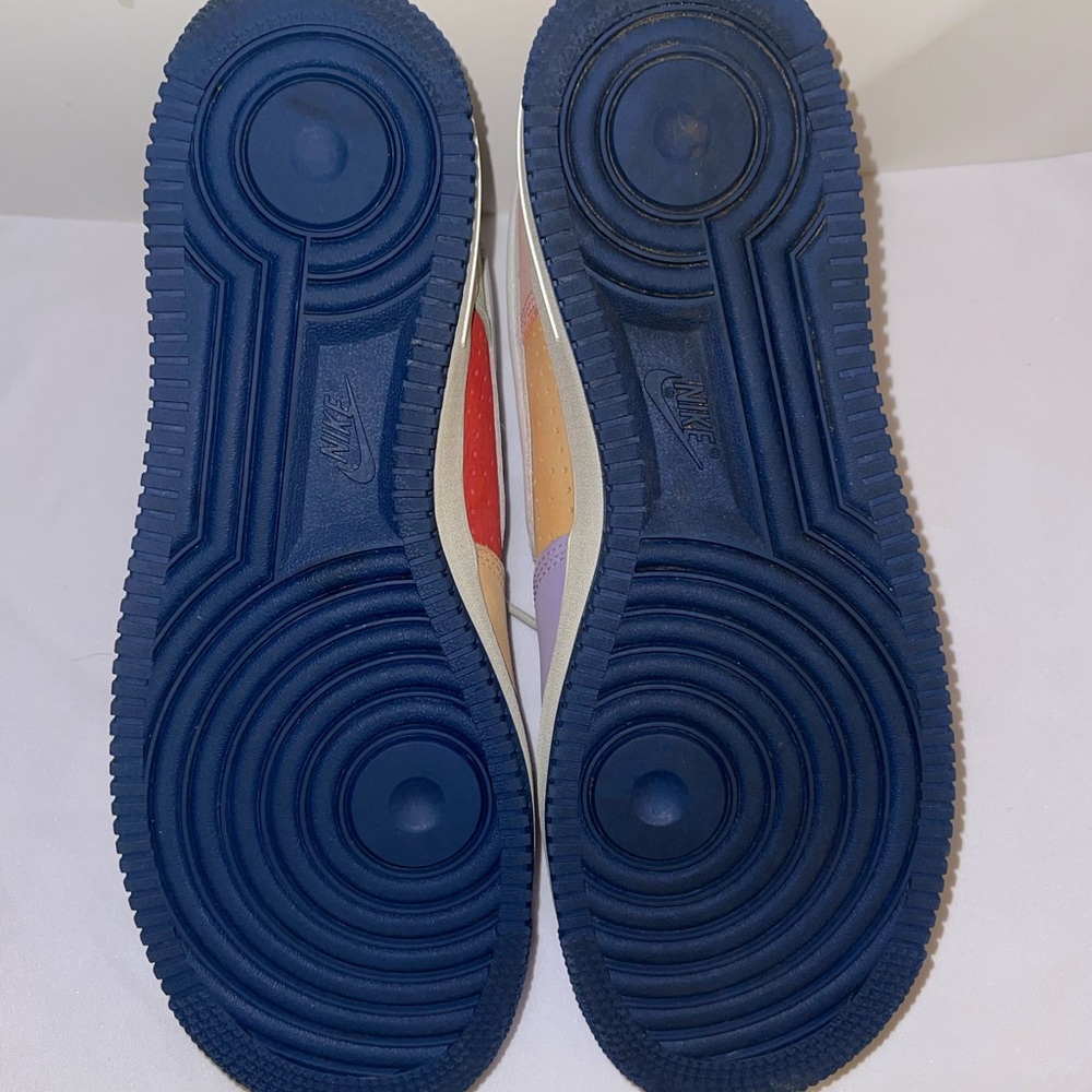 Air Force 1 - Picture 10 of 10